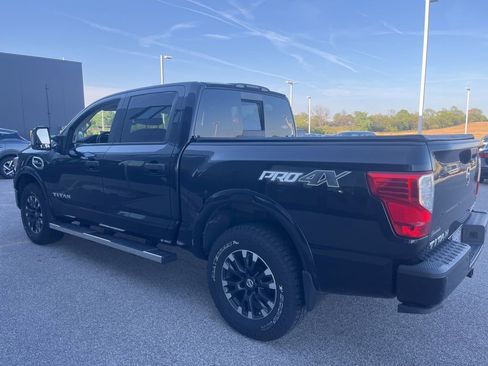 Used 2017 Nissan Titan PRO-4X image 2