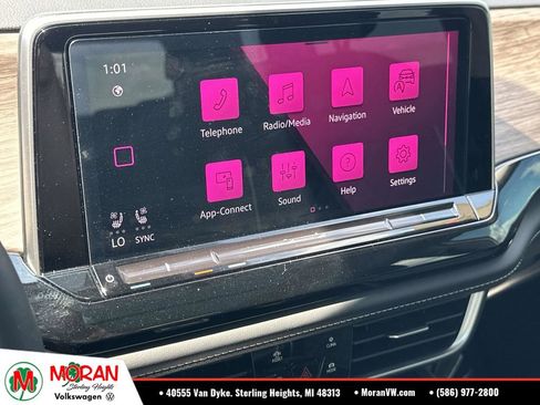 Used 2024 Volkswagen Atlas SEL Premium R-Line AWD/4WD image 30