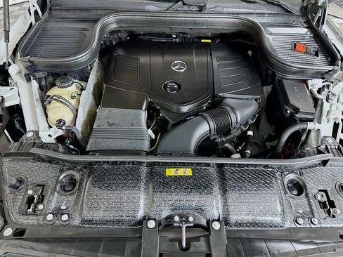 Used 2024 Mercedes-Benz GLE 350 4MATIC w/ AMG Line Exterior image 31