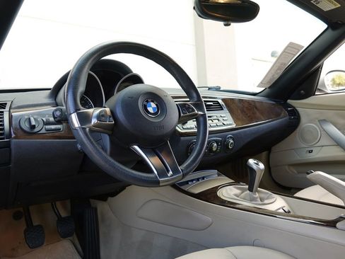 Used 2006 BMW Z4 3.0i image 5