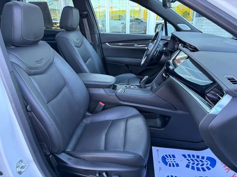 Used 2024 Cadillac XT6 Sport w/ LPO, ONYX Package AWD/4WD image 18