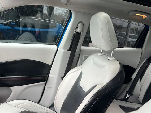 Used 2018 Jeep Compass Limited w/ Navigation Group image 23