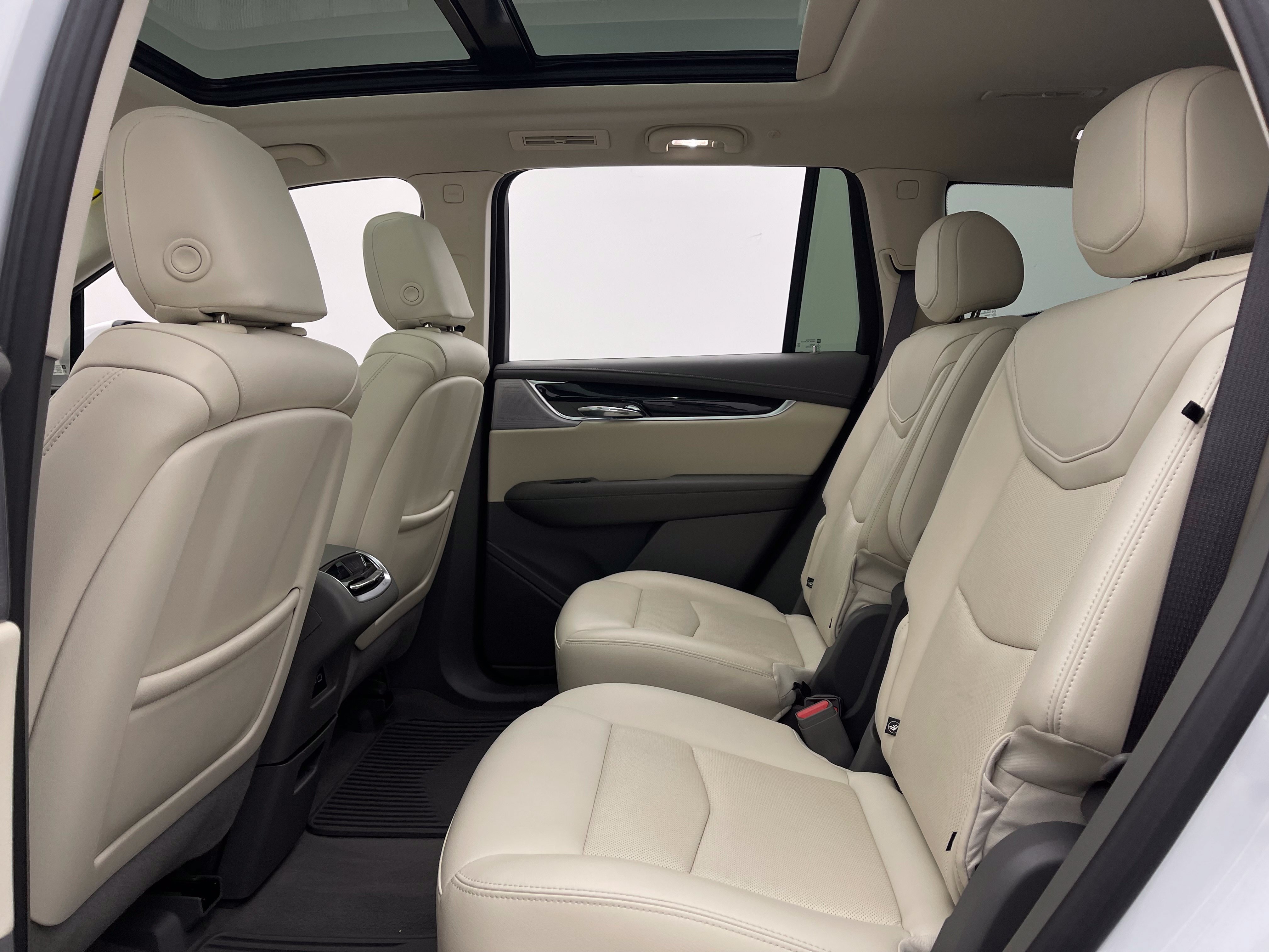 Used 2024 Cadillac XT6 Premium Luxury FWD image 45