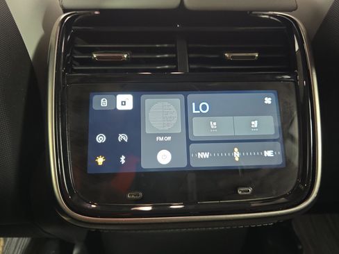 Used 2024 Rivian R1S Adventure AWD/4WD image 30