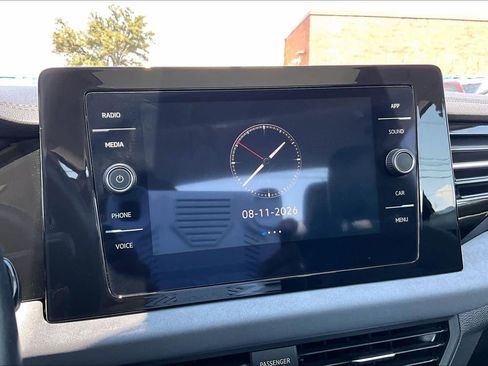 Used 2025 Volkswagen Jetta SE FWD image 32
