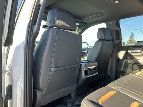 Certified 2022 GMC Sierra 1500 AT4 w/ AT4 Preferred Package image 17