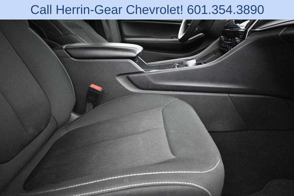 Used 2023 Jeep Grand Cherokee L Laredo RWD image 25