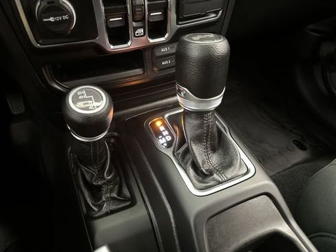 Used 2022 Jeep Wrangler Unlimited Sport image 24