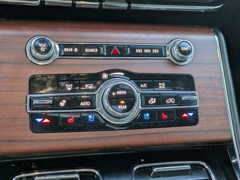 Used 2022 Lincoln Aviator Reserve w/ Elements Package Plus image 24