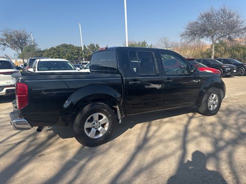 Used 2013 Nissan Frontier SV image 4