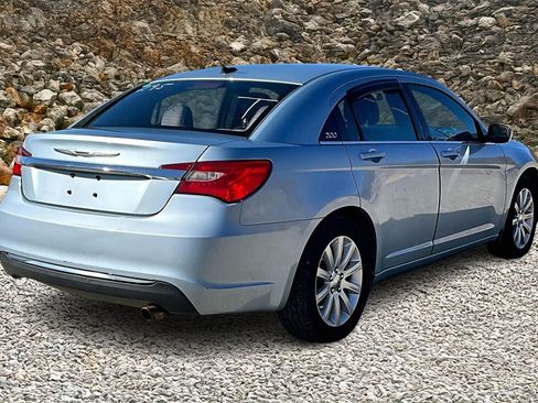 Used 2014 Chrysler 200 Touring image 2