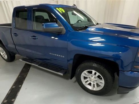 Used 2019 Chevrolet Silverado 1500 LT w/ All Star Edition image 2