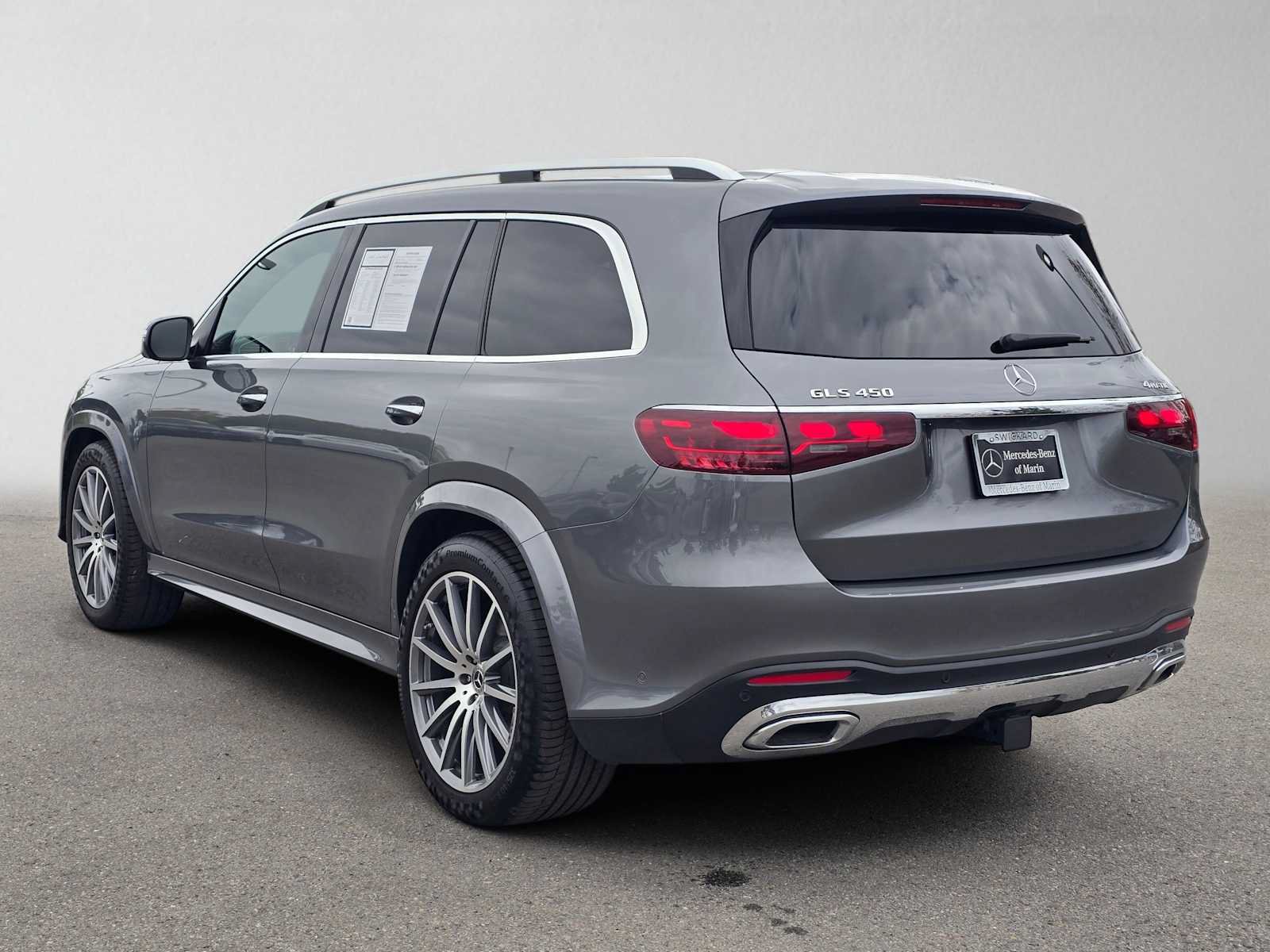 Used 2025 Mercedes-Benz GLS 450 4MATIC w/ AMG Line Exterior image 5