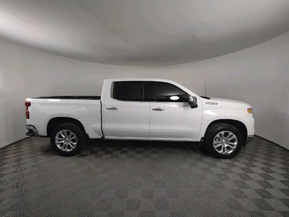 Used 2023 Chevrolet Silverado 1500 LTZ w/ LTZ Convenience Package II AWD/4WD image 11