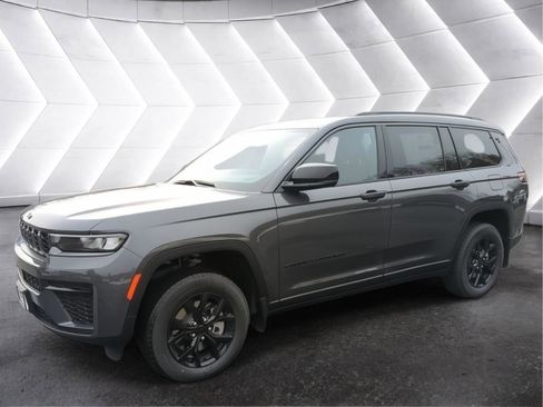 New 2026 Jeep Grand Cherokee L 4WD image 2