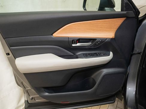 Used 2026 Toyota Grand Highlander Limited image 15