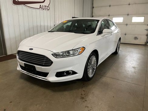 Used 2016 Ford Fusion Titanium FWD image 2
