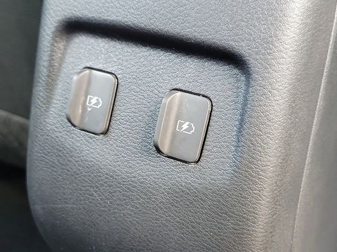 Certified 2023 Nissan Kicks SR w/ SR Premium Package FWD image 21