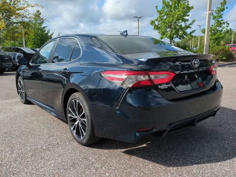 Used 2019 Toyota Camry SE FWD image 4