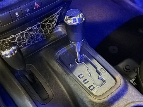 Used 2018 Jeep Wrangler Unlimited Sport S AWD/4WD image 16
