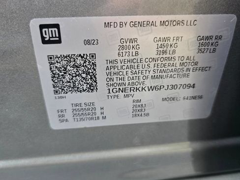 Used 2023 Chevrolet Traverse Premier FWD image 11