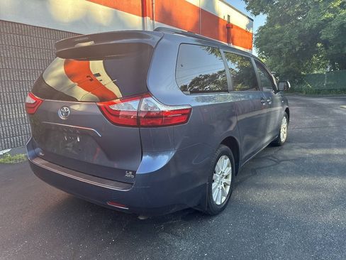 Used 2017 Toyota Sienna LE AWD/4WD image 20
