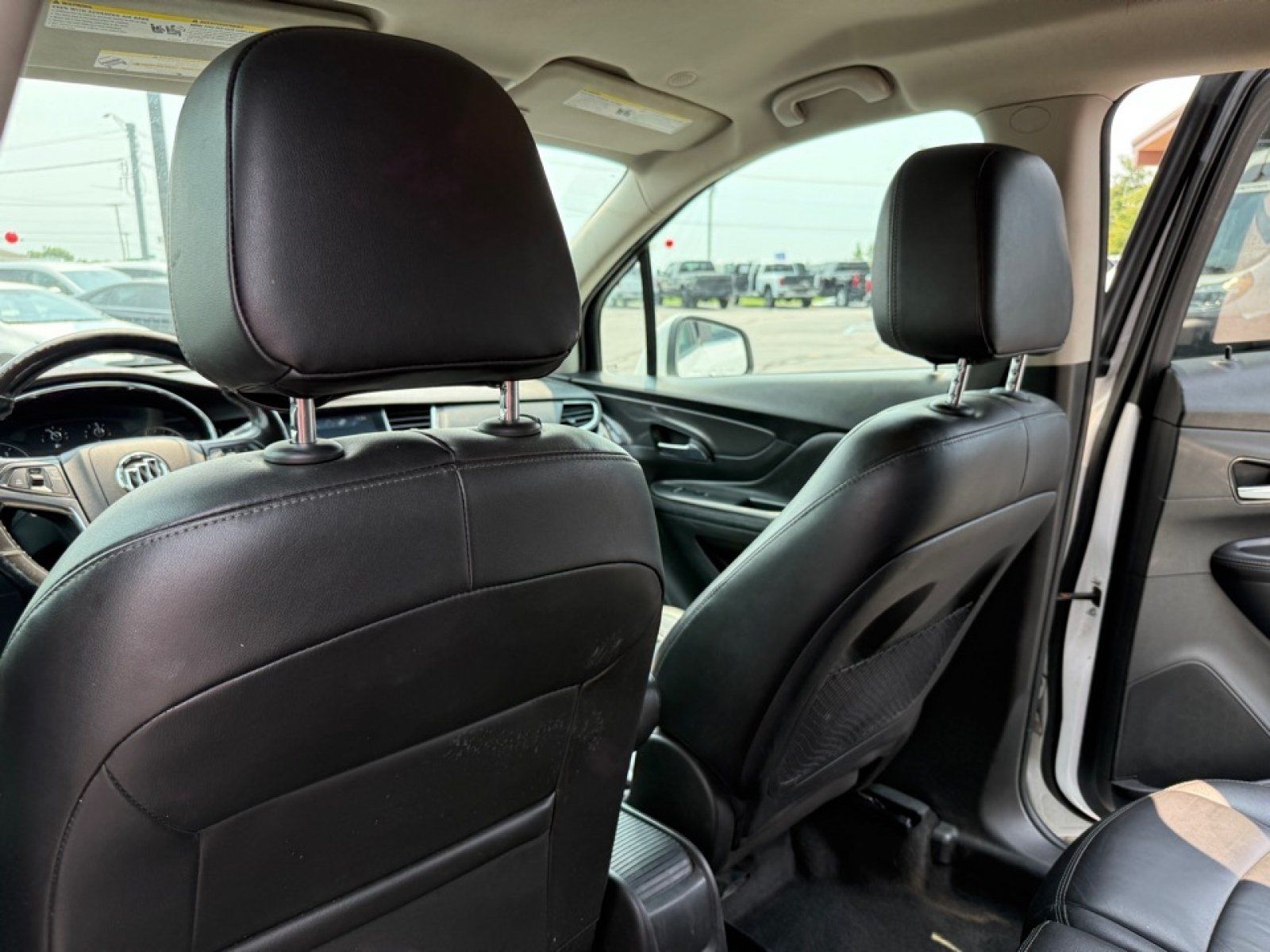 Used 2020 Buick Encore Essence FWD image 30