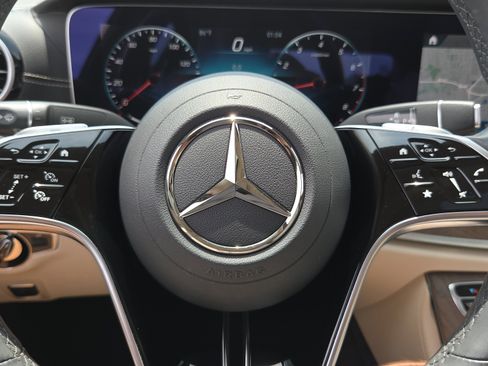 Used 2022 Mercedes-Benz E 350 4MATIC Sedan image 28