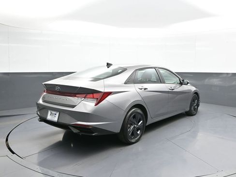 Certified 2023 Hyundai Elantra SEL w/ Preferred Accessory Package FWD image 6