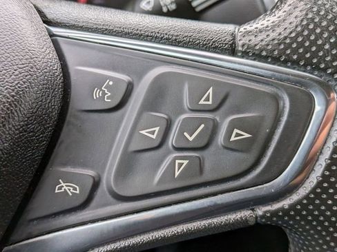 Used 2020 Chevrolet Equinox LT image 19