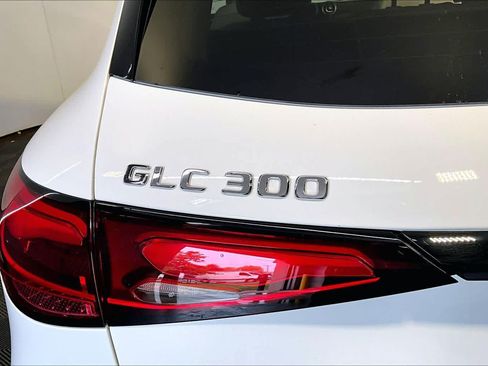 Used 2026 Mercedes-Benz GLC 300 4MATIC image 33