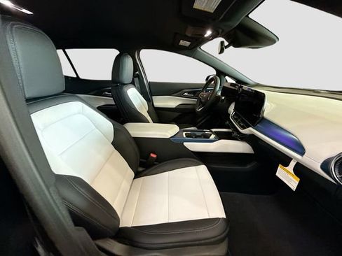 New 2026 Chevrolet Equinox EV LT image 28