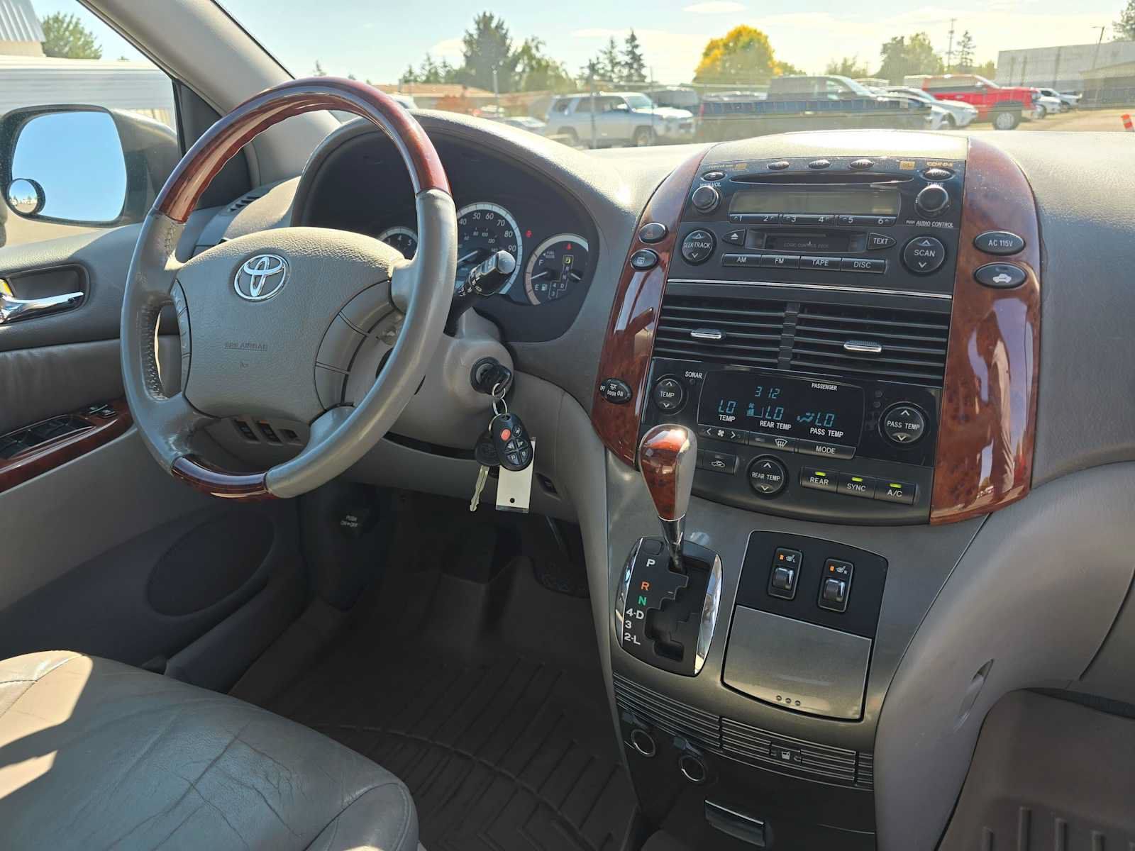Used 2005 Toyota Sienna XLE Limited w/ XLE Limited Pkg 1 FWD image 13