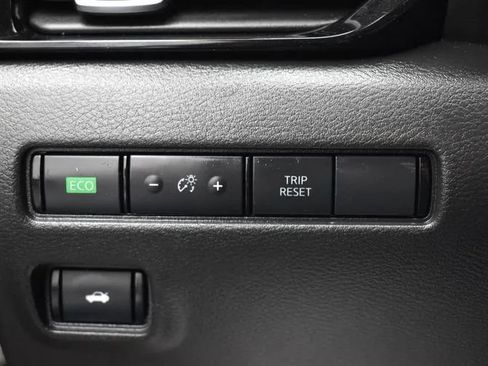 Used 2024 Nissan Sentra SV FWD image 21