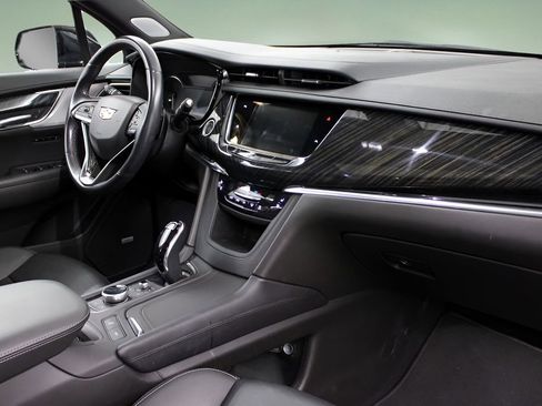 Used 2023 Cadillac XT6 Premium Luxury AWD/4WD image 24