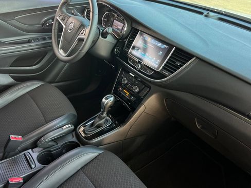 Used 2021 Buick Encore Preferred FWD image 24