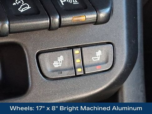 Used 2022 Chevrolet Colorado Z71 AWD/4WD image 17