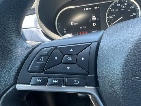 Used 2024 Nissan Versa SV FWD image 29