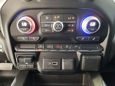 Used 2021 GMC Sierra 1500 Elevation w/ Preferred Package AWD/4WD image 17