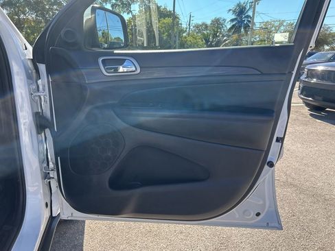 Certified 2021 Jeep Grand Cherokee Laredo X image 25