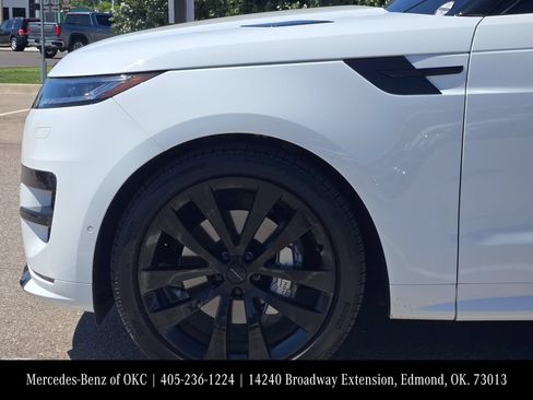 Used 2026 Land Rover Range Rover Sport Dynamic SE AWD/4WD image 5