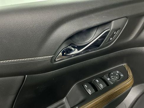 Certified 2023 GMC Acadia SLE image 22