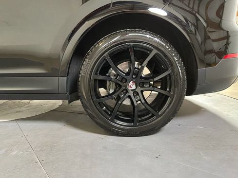 Used 2019 Porsche Cayenne S AWD/4WD image 10