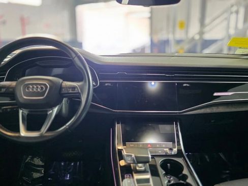 Used 2021 Audi Q8 Premium Plus image 13