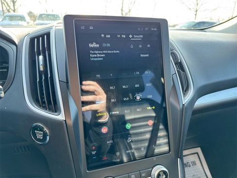Used 2024 Ford Edge SEL image 13