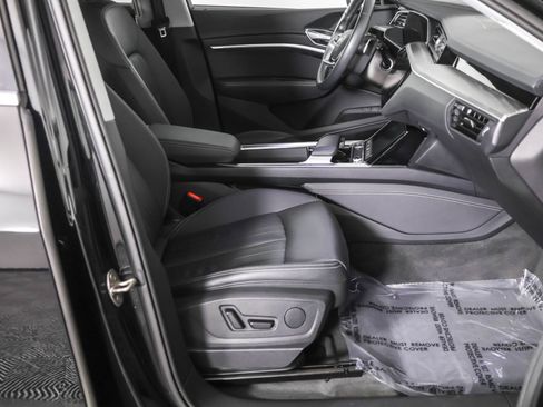 Used 2023 Audi e-tron Premium image 46