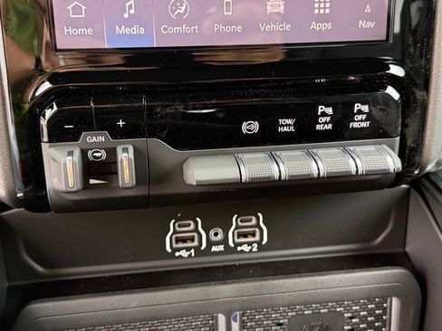 New 2026 RAM 2500 Laramie w/ Night Edition AWD/4WD image 26