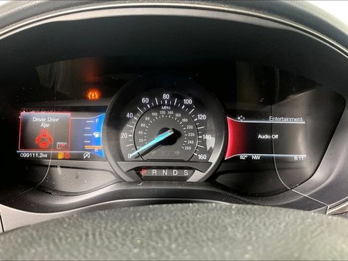 Used 2018 Ford Fusion SE w/ Fusion SE Technology Package FWD image 20
