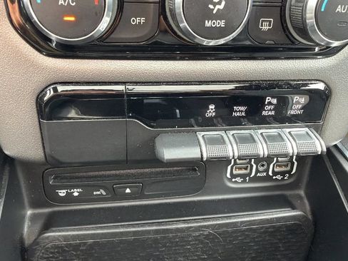 Used 2019 RAM 1500 Big Horn AWD/4WD image 35