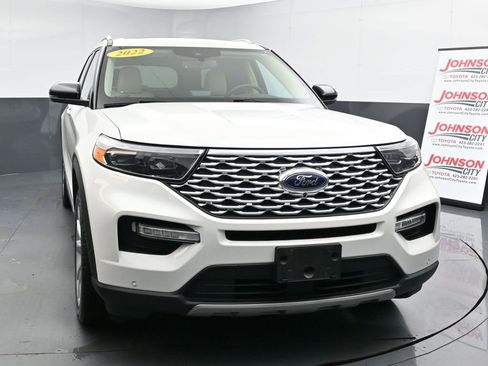 Used 2022 Ford Explorer Platinum w/ Equipment Group 601A image 3